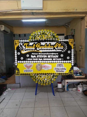 Papan Bunga di Tinumpuk Juntinyuat