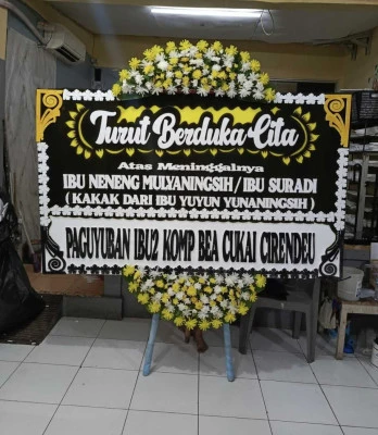 Papan Bunga di Tinumpuk Juntinyuat